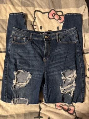 Hollister Women's Dark Blue Distressed Skinny Jeans